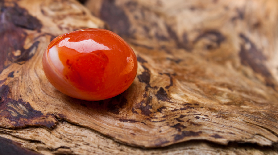 Carnelian: The Gemstone of Motivation and Confidence